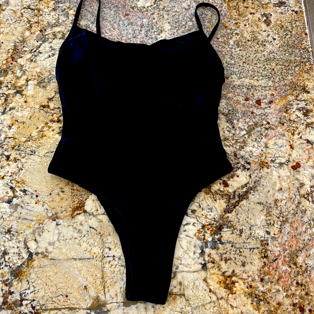 NWOT one piece swimsuit 🩱